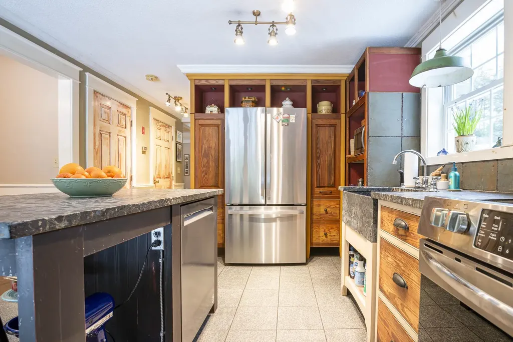 11 Taylor Court Peterborough NH 03458