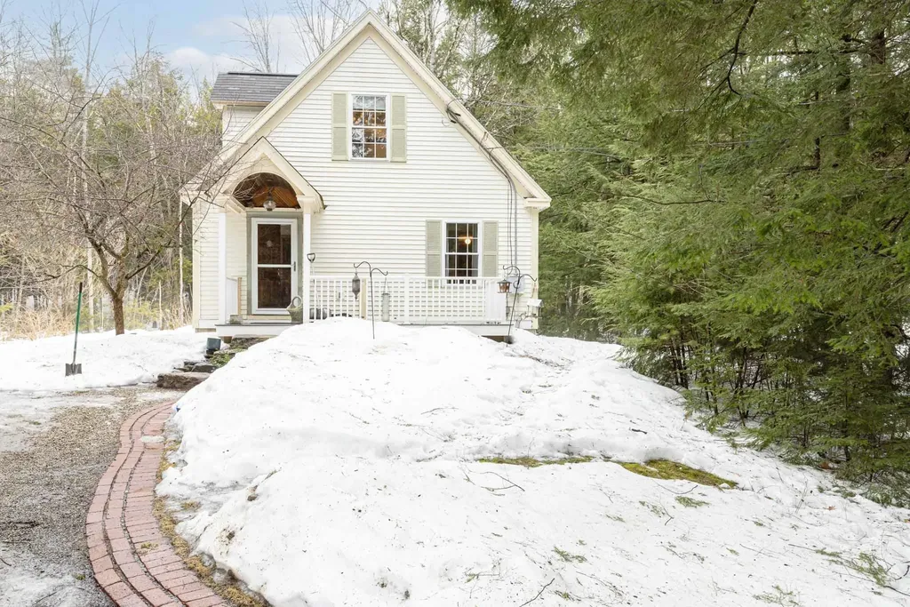 11 Taylor Court Peterborough NH 03458