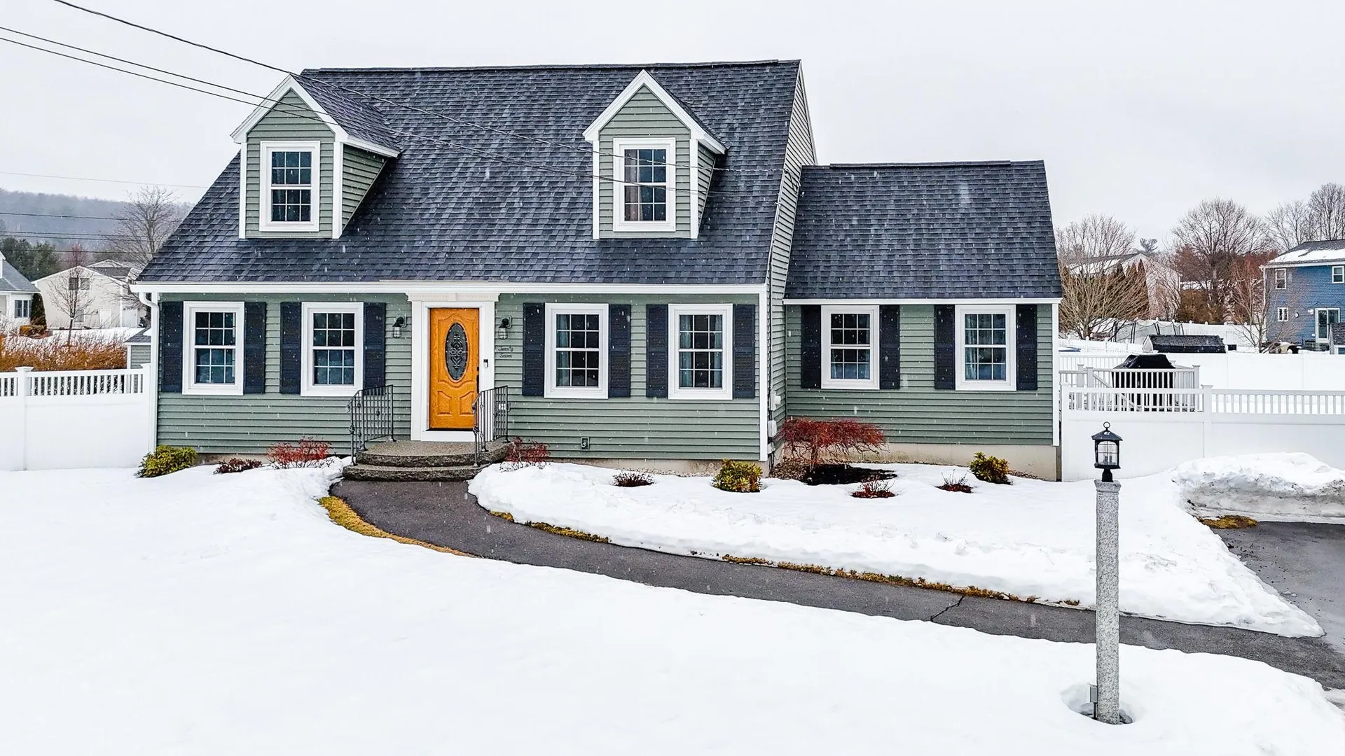 27 Elmwood Avenue Salem NH 03079