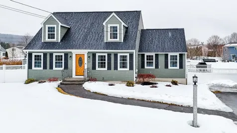 27 Elmwood Avenue Salem NH 03079