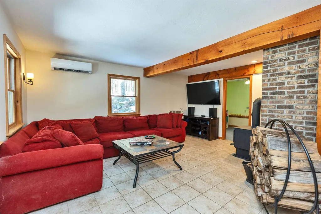 44 Lakeview Drive Nottingham NH 03290