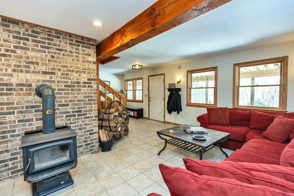 44 Lakeview Drive Nottingham NH 03290