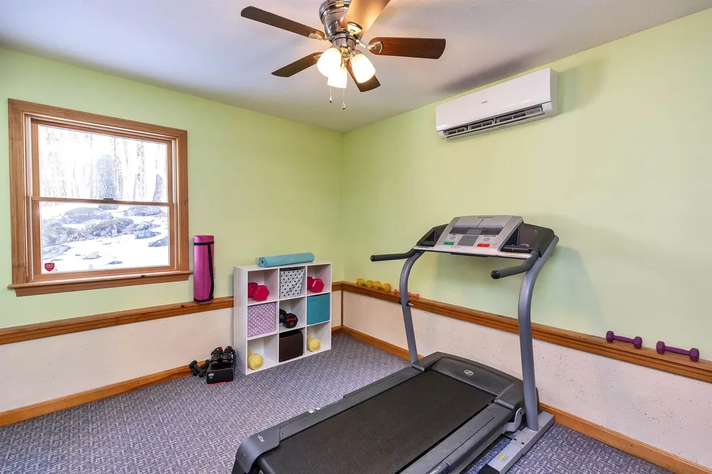 44 Lakeview Drive Nottingham NH 03290