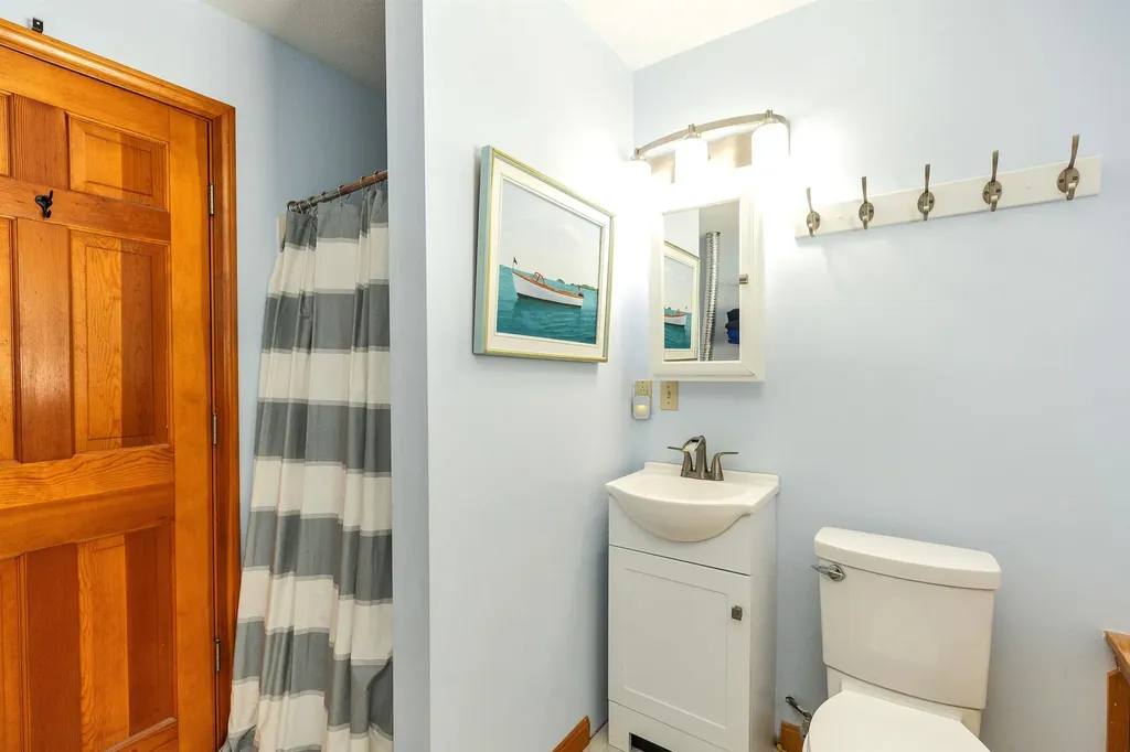 44 Lakeview Drive Nottingham NH 03290