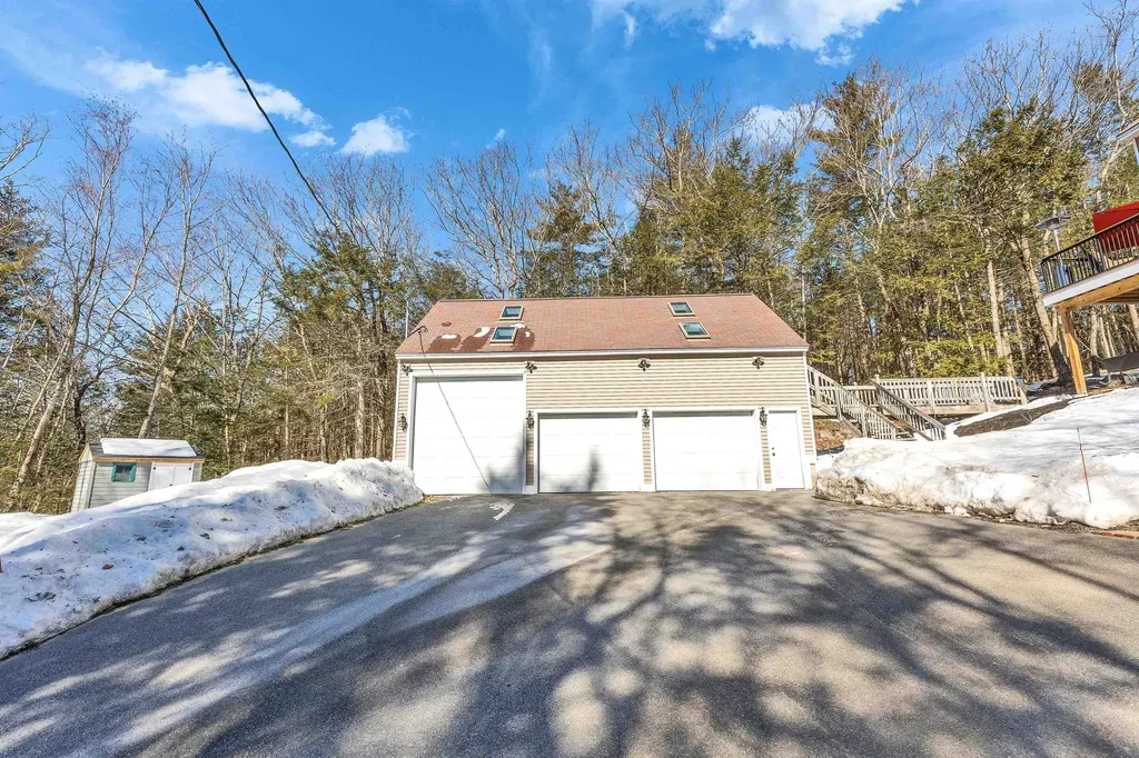 44 Lakeview Drive Nottingham NH 03290