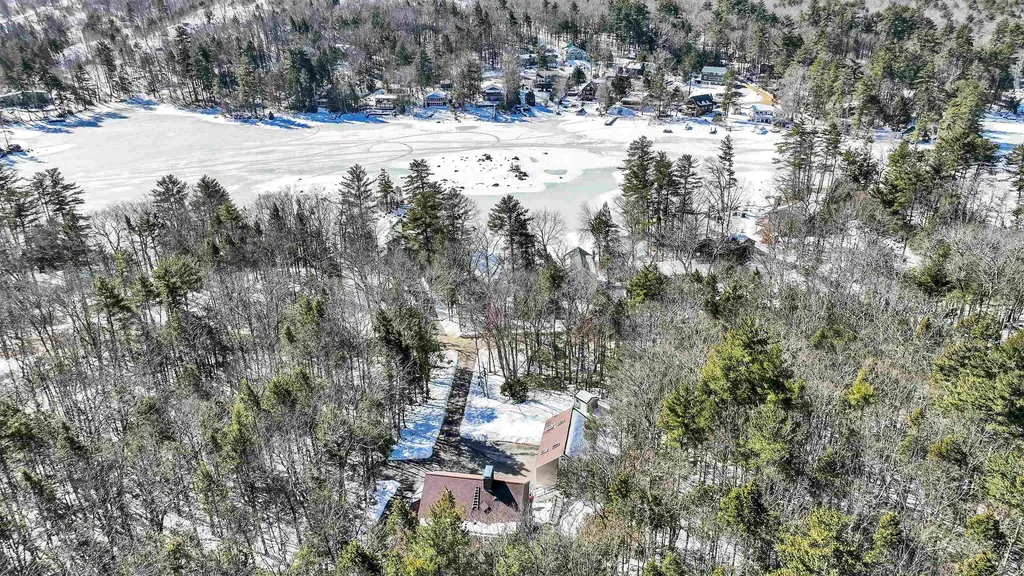 44 Lakeview Drive Nottingham NH 03290