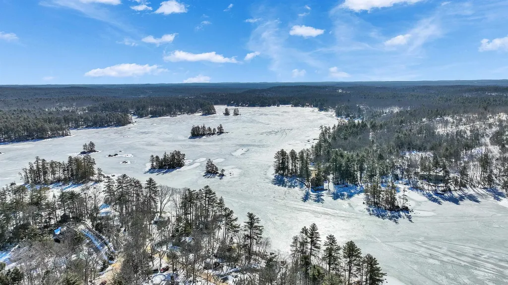 44 Lakeview Drive Nottingham NH 03290