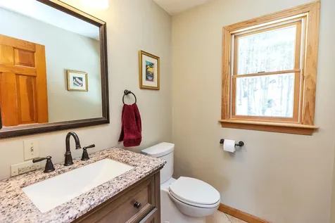 44 Lakeview Drive Nottingham NH 03290