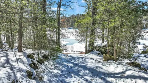 44 Lakeview Drive Nottingham NH 03290