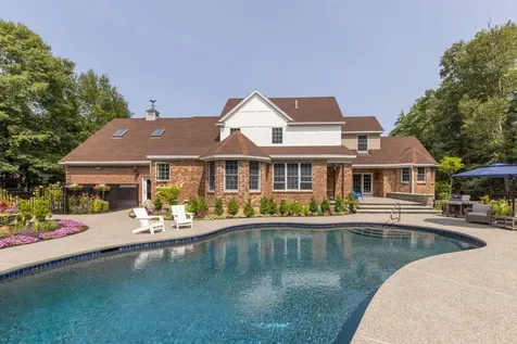 48 Captains Landing Newington NH 03801