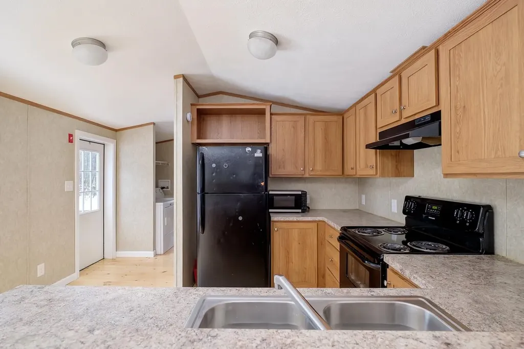 15 Pineland Park Road Milton NH 03851