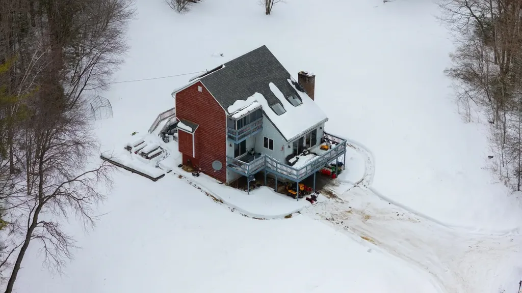 16 Lupine Lane Whitefield NH 03598