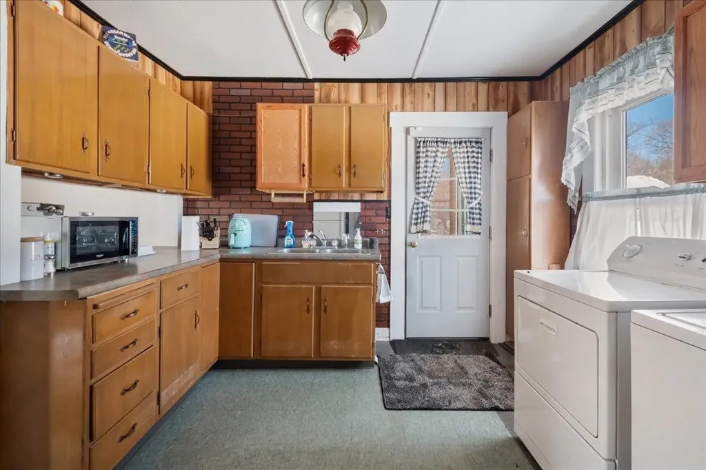 16 Beech Street Barre City VT 05641