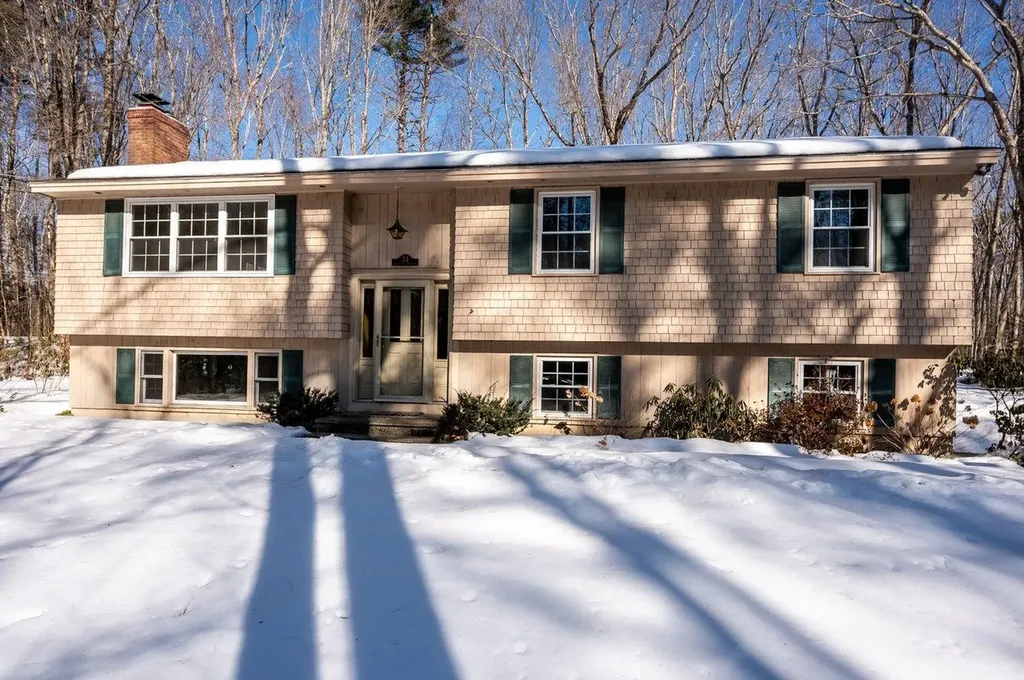 31 Wednesday Hill Road Lee NH 03861
