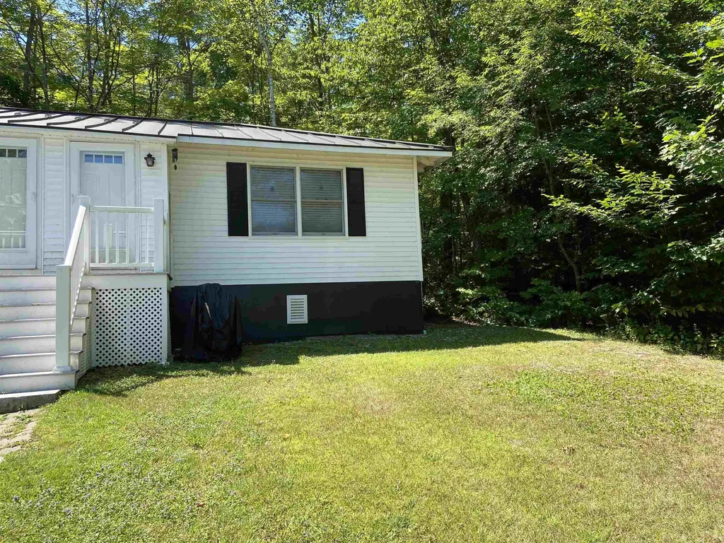 14 Lake Avenue Sunapee NH 03782