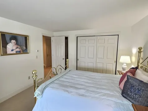 46 Highland Ridge New London NH 03257