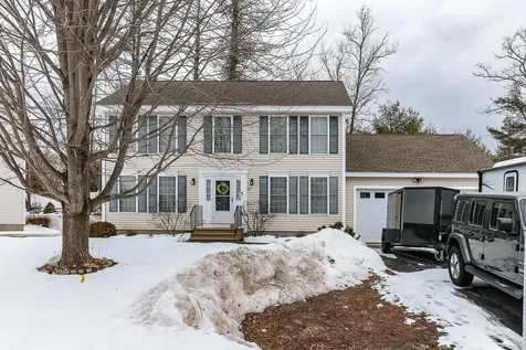 21 Treetop Lane Manchester NH 03102