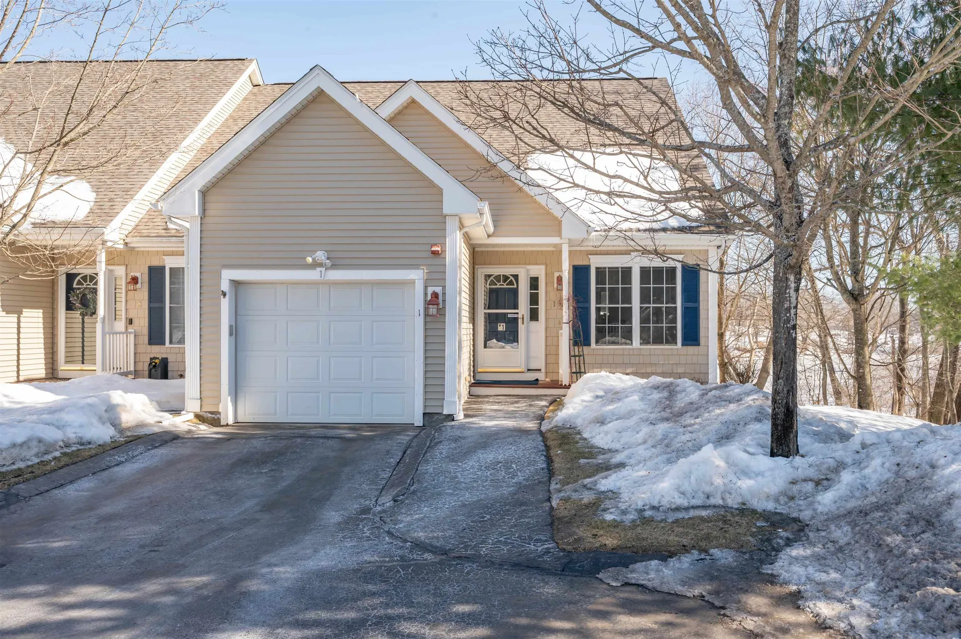 71 N High Street Derry NH 03038