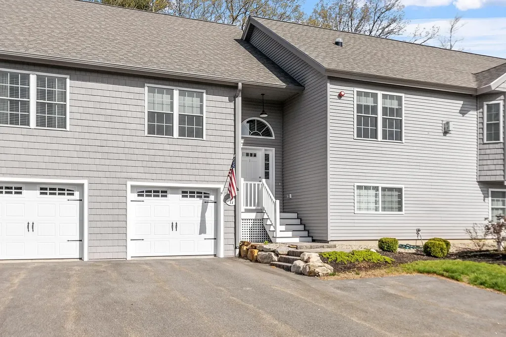 11 Springfield Drive Hampstead NH 03826