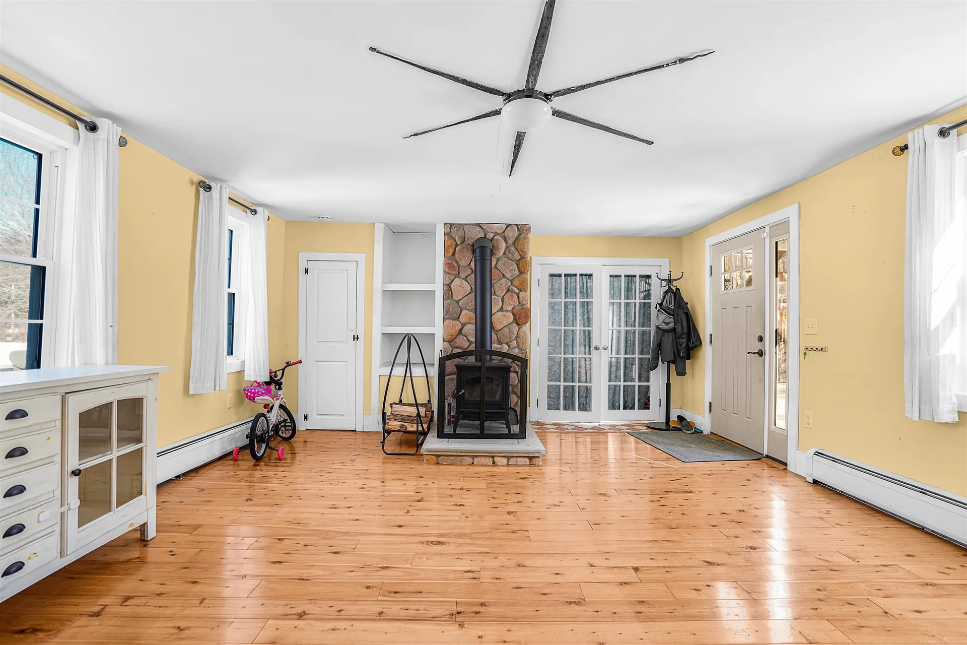 6 Thornton Ferry Ii Road Amherst NH 03031