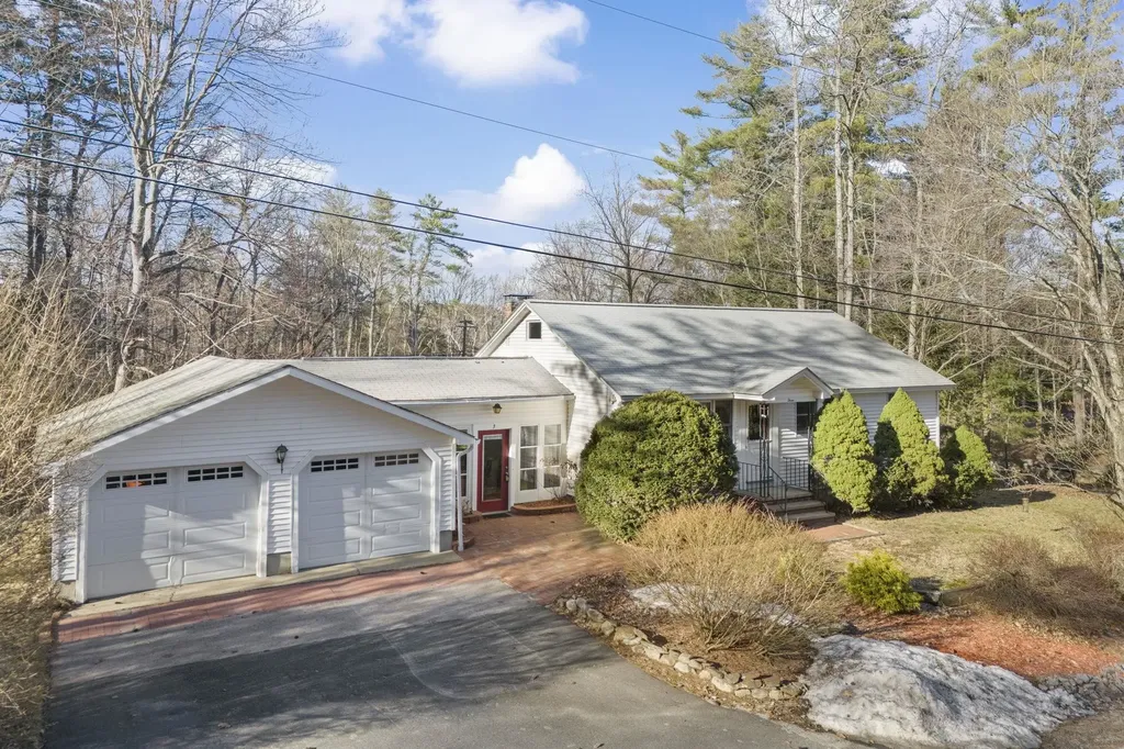3 Timberlane Drive Bedford NH 03110