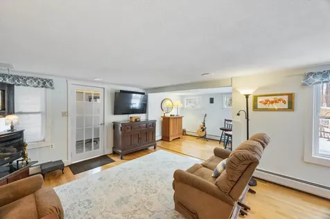 13 Milford Street Amherst NH 03031