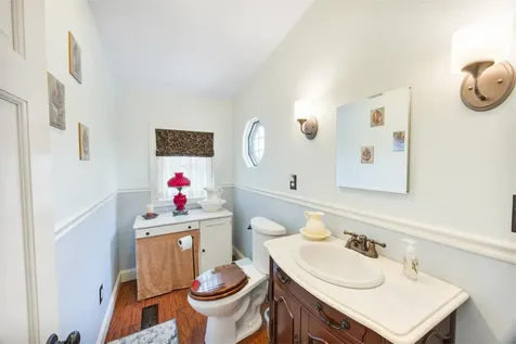 13 Milford Street Amherst NH 03031