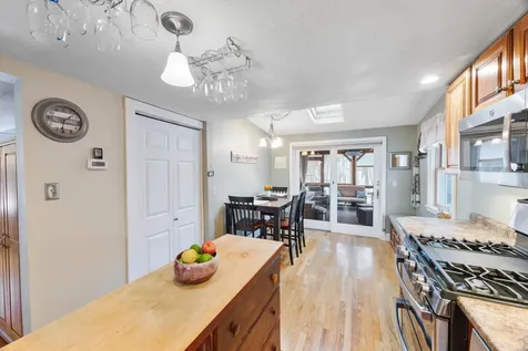 13 Milford Street Amherst NH 03031