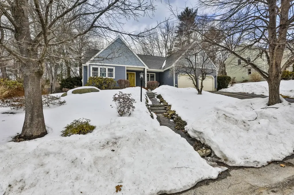 152 Poplar Street Manchester NH 03104