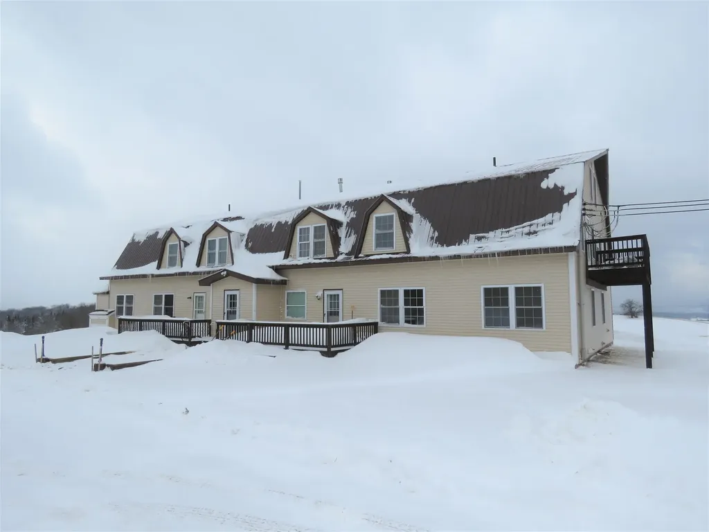2637 Farrar Road Newport Town VT 05857
