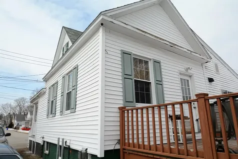 22 River Street Exeter NH 03833