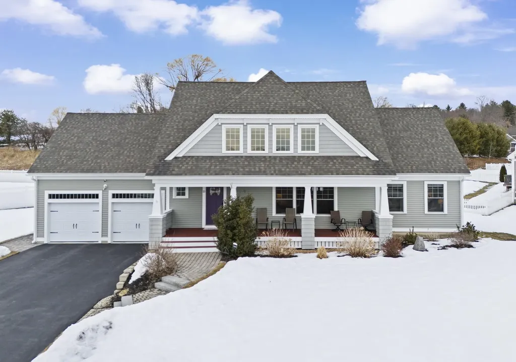 15 Grouse Run Pelham NH 03076