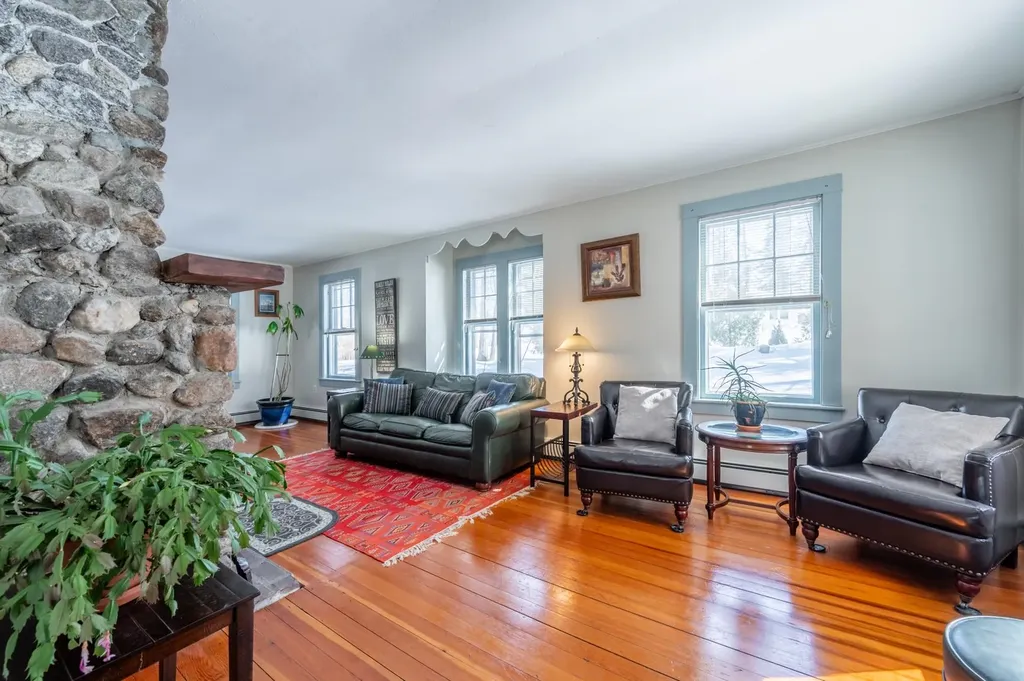 371 Little Sunapee Road New London NH 03257