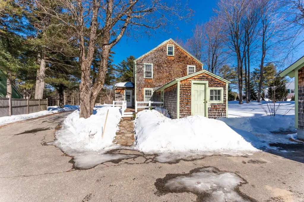 371 Little Sunapee Road New London NH 03257