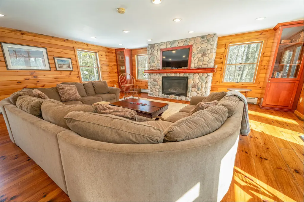 7 Yodeling Lane Dover VT 05356