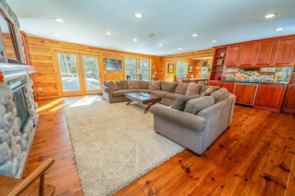 7 Yodeling Lane Dover VT 05356