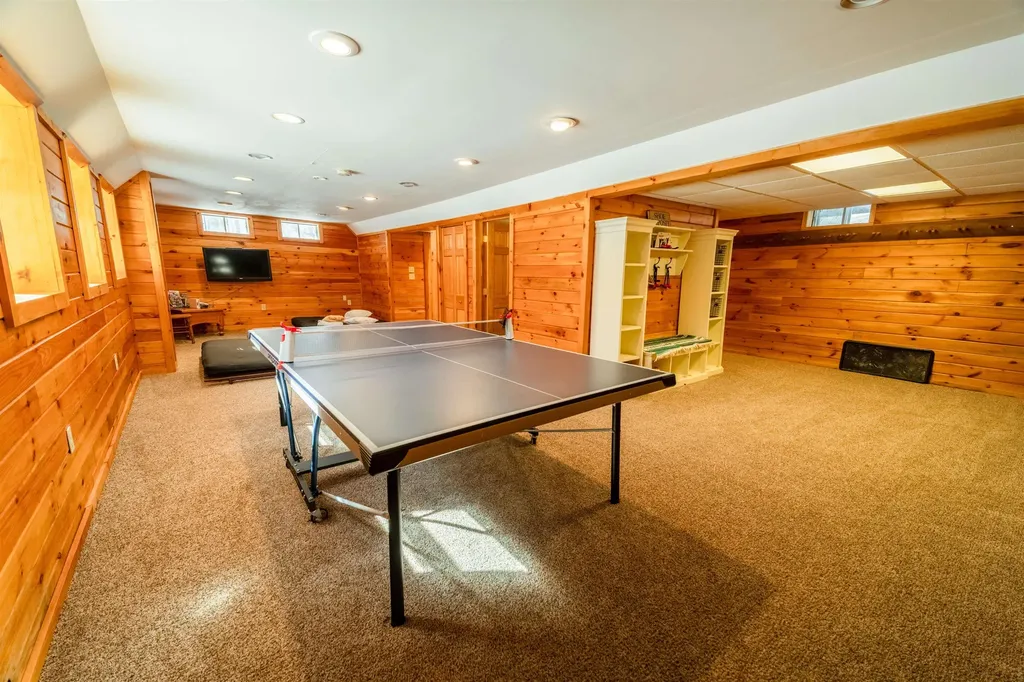 7 Yodeling Lane Dover VT 05356