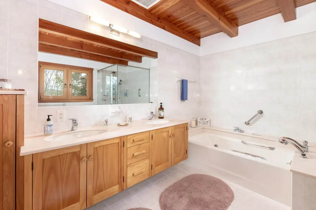 17 Partridge Lane Gilford NH 03249