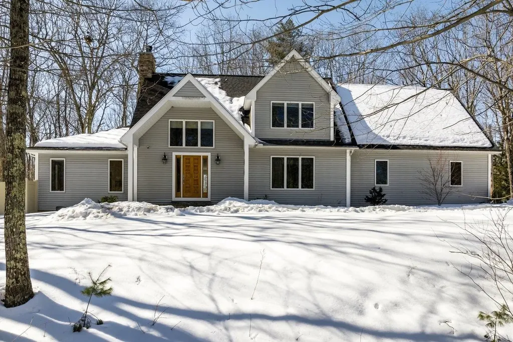 15 Blue Hills Drive Rochester NH 03839