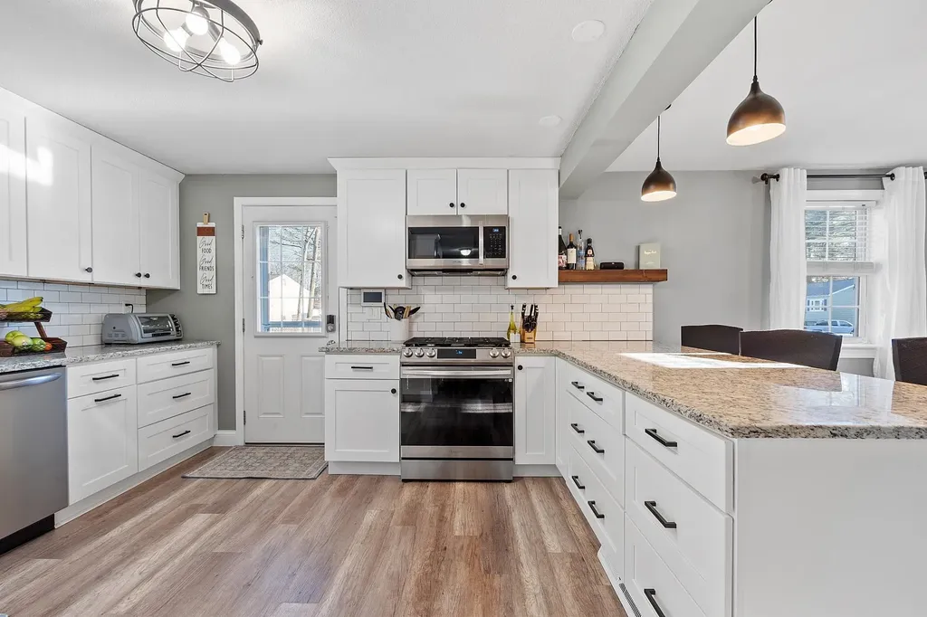 36 Roy Street Nashua NH 03060