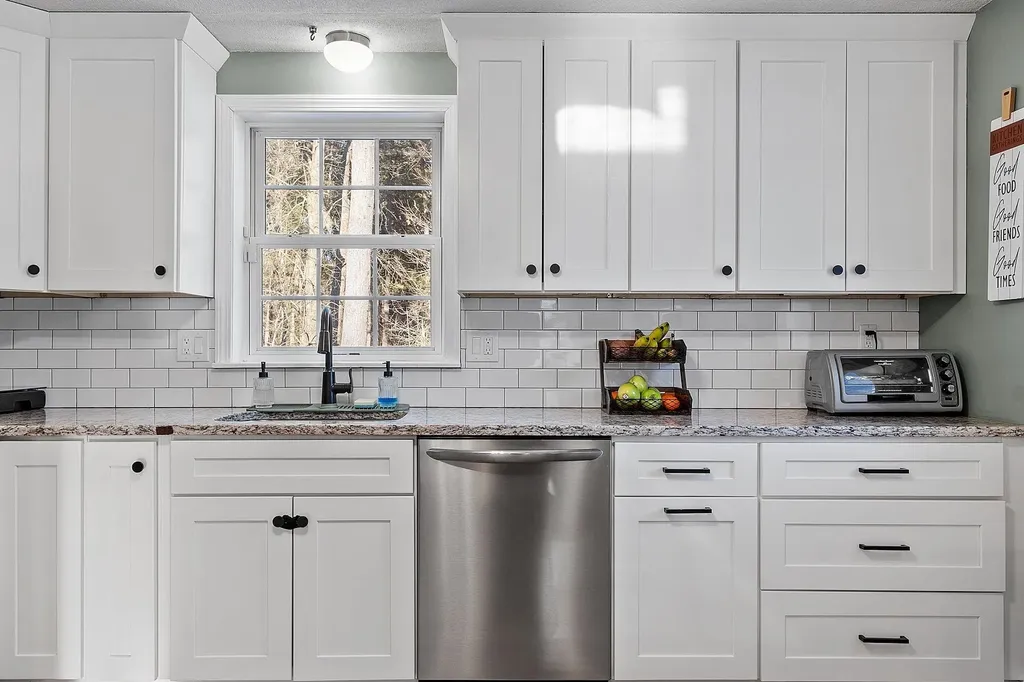 36 Roy Street Nashua NH 03060