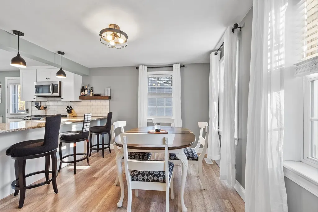 36 Roy Street Nashua NH 03060