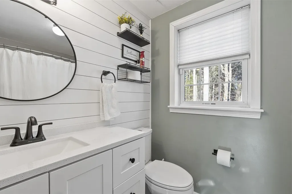 36 Roy Street Nashua NH 03060