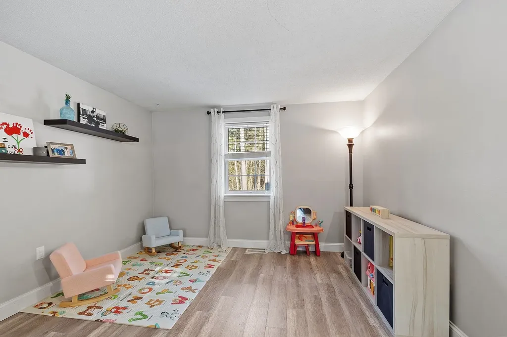 36 Roy Street Nashua NH 03060