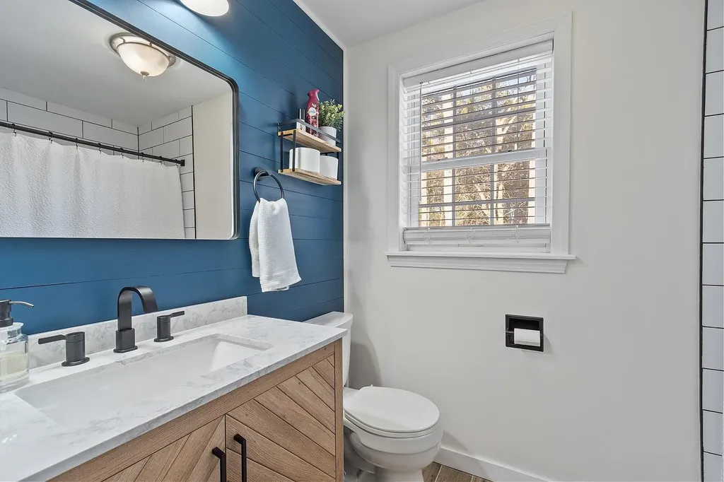 36 Roy Street Nashua NH 03060