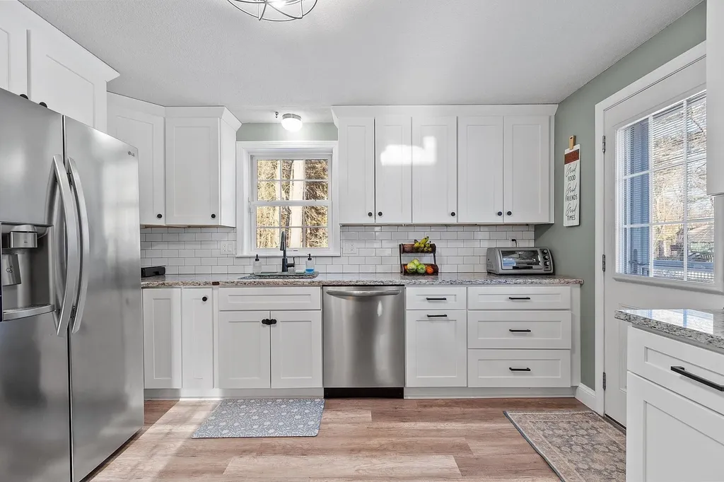 36 Roy Street Nashua NH 03060