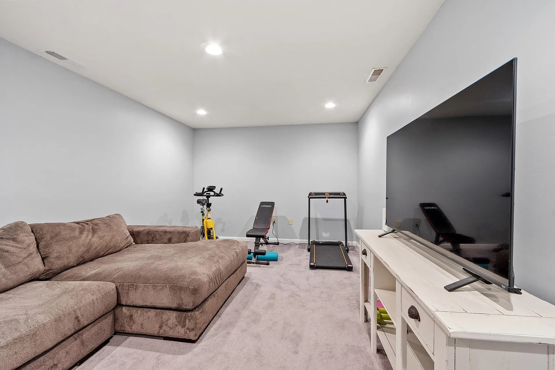 36 Roy Street Nashua NH 03060