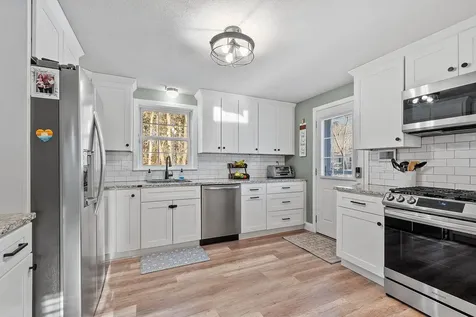 36 Roy Street Nashua NH 03060
