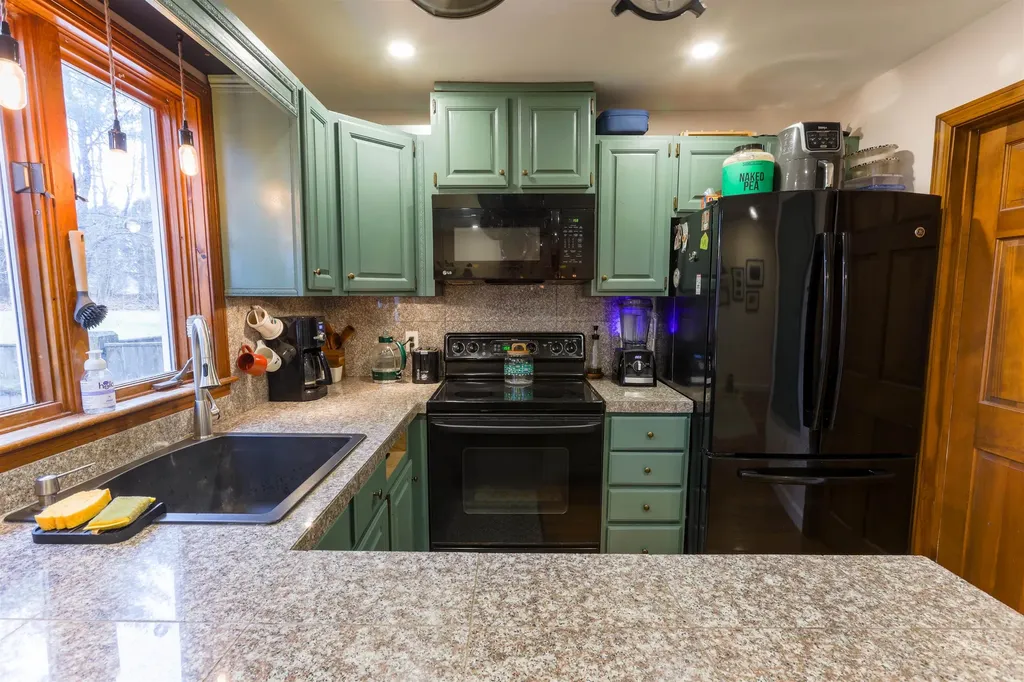 24 Bellamy Woods Dover NH 03820