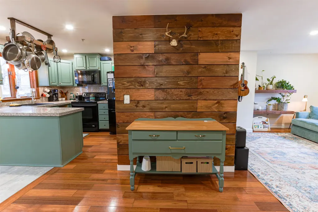 24 Bellamy Woods Dover NH 03820